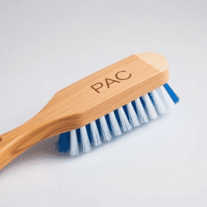 Grooming brush